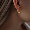 Pendientes de acero y titanio con incrustaciones de diamantes checos, estilo Hong Kong, elegantes, ligeros y únicos, con forma de gota de agua y diamantes checos.