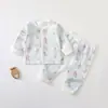 Conjunto de duas peças de algodão puro para bebê, adequado para bebês de 0 a 1 ano, inclui um cardigã de algodão Classe A e calça com botões entre as pernas ajustável, disponível para meninos e meninas