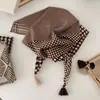 Lenço Quadrado Pequeno de Algodão e Linho 58 para Mulheres, Lenço Artístico Estilo Coreano com Bolinhas e Franjas, Lenço Paisley, Lenço de Pescoço com Toque de Luxo