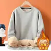 Moletom masculino oversized, de manga longa, com forro de fleece e gola redonda, perfeito para o inverno; uma camada base grossa, quente e confortável