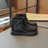 Botas Martin de princesa para niña de cuero suave, nuevo estilo otoño/invierno 2026, botas de cuero cálidas forradas de felpa estilo británico para niños, zapatos de algodón de doble capa