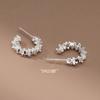 Nalan S925 plata esterlina simple nicho diseño en forma de C aretes de tuerca de plata rota temperamento joyería de oreja femenina M04673