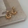Pendientes Dorados de Girasol Estilo Europeo y Americano para Mujer, Pendientes Colgantes Retro Estrella, Lujo Ligero, Gama Alta, Accesorios de Oreja Exagerados y Únicos