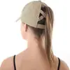 Boné de beisebol estilo rabo de cavalo alto, moderno e versátil, confortável e ajustado. Com um design de malha impermeável e respirável, é adequado para várias atividades ao ar livre, como corrida, exercícios, ciclismo, etc.. Disponível em várias cores.