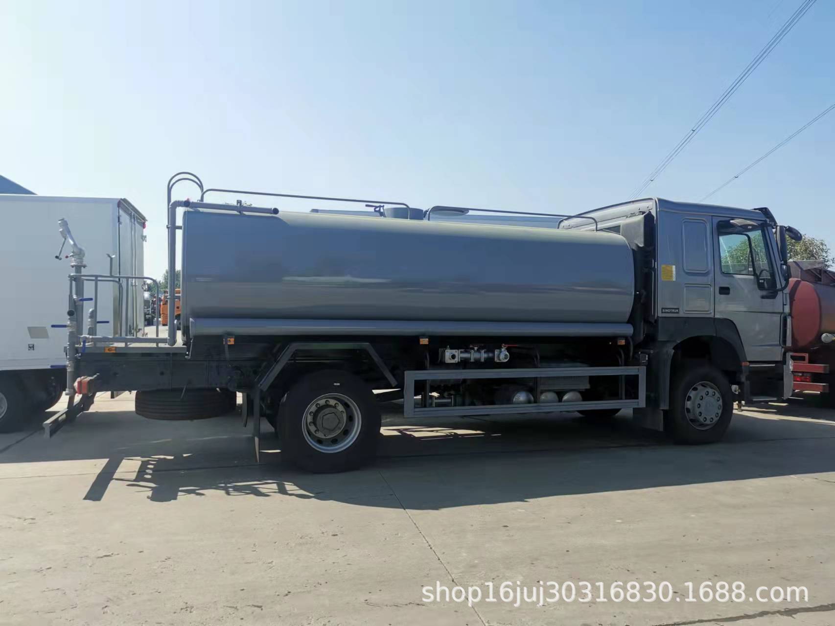洒水车