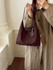 Bolsa tote grande de estilo coreano vintage transfronteiriça para mulheres, bolsa simples mãe e filha outono 2026, bolsa de ombro e axila para o dia a dia