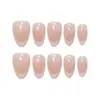 Uñas francesas postizas blancas de piel nude de influencer, base de color natural transparente ultradelgada, uñas francesas de almendra blanco puro, estética de nicho y clara