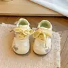 Zapatillas Deportivas para Niñas 2026 Otoño Nuevo Estilo Lazos Infantiles Versátiles Zapatillas de Plataforma Niña Pequeña Elegantes Suela Suave Zapatillas de Entrenamiento Alemanas