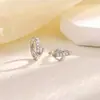 Hebilla de Oreja de Amor de Zirconia Diseño Único Diamante de Remo Anillo de Oreja de Corazón Pequeño Pendientes de Hebilla de Corazón Hueco Pequeños y Exquisitos para Mujeres