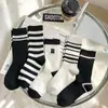 Meias de Tricô Transfronteiriças Estilo College Meias Esportivas Longas Meias de Cano Médio com Listras Verticais Duplas Meias da Moda Versáteis Emagrecedoras