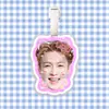 Nuevo Zhang Yixing Traer imagen Etiqueta de equipaje Etiqueta anti-pérdida Tarjeta de embarque Maleta de viaje Etiqueta colgante Colgante para mochila Mercancía