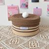 Cesta de armazenamento de artigos diversos para casa de tamanho pequeno com tampa, caixa de armazenamento de mesa, cesta de armazenamento feita à mão, corda de algodão, cesta de quarto, presente