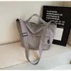 Bolsa de Viaje Casual de Gran Capacidad para Mujer 2025 Nueva Moda Ligera Bolsa Tote Tela de Nylon Bolso de Hombro Cruzado Moderno