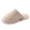 Pantuflas de algodón silenciosas para mujer, nuevo modelo otoño e invierno 2026, para uso en interiores en casa, forradas de felpa, engrosadas, cálidas, pantuflas de felpa con suela gruesa
