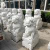 Escultura em Pedra de Mármore Branco Pequeno Guaxinim Leão de Pedra Azul Casa Doméstica Cemitério Leão de Pedra Ornamentos de Casa na Cidade Fabricante Atacado