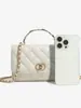 Bolso de Mano Cuadrado Pequeño Versátil de Moda 2026 Verano Nuevo Nicho Clásico Estilo Chanel Acolchado con Cadena, para Hombro y Cruzado
