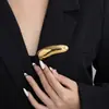 Broche Irregular Oval de Metal Novo Estilo Simples Transfronteiriço Europeu e Americano Joia Versátil de Alto Padrão Nicho Feminino
