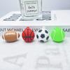 Pingente de chaveiro pequeno de futebol simulação chaveiro de basquete de borracha macia pingente de borracha macia rugby tênis caixa cega