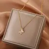 Nueva cadena de clavícula de lujo estilo coreano, collar versátil de acero de titanio de moda para mujer, colgante simple clásico de circón, accesorio versátil