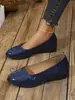 Venta al por mayor transfronteriza de zapatos planos de talla grande, listos para enviar, de la nueva colección primavera 2026 para mujer, con diseño slip-on, punta poco profunda y suela suave