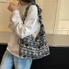 Bolsa de Tricô Jacquard Vintage Outono Inverno Feminina Versátil Estilo Étnico Bolsa de Ombro Única Leve para o Dia a Dia Transversal Bolsa de Axila