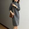 Vestido Suéter Canelado para Mulheres com Gola Alta e Zíper, Atacado Novo Outono e Inverno Vestido de Tricô Solto de Gola Alta, Elegante e Adequado para Usar em Camadas com um Casaco