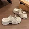 Moda Nuevo Verano Suela Gruesa 2026 Chanclas de Cuña de Gama Alta para Uso en Exteriores, Sandalias de Playa para Mujer, Dulces y Elegantes