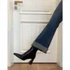 Botas de Cano Curto com Salto Alto Femininas Chuyuji 2026 Nova Coleção Primavera e Outono Bico Quadrado Botas Estilo Martin Salto Grosso Preto Botas Slim Elásticas