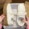 Zapatos de suela gruesa estilo alemán para mujer 2026 nuevos lanzamientos de verano zapatos blancos de tacón oculto para mujer clásicos a la moda casual de caña baja zapatos Forrest Gump