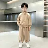 Conjunto Masculino Estilo Coreano Outono Inverno 2026 Novo Conjunto de Duas Peças Esportivo Espesso Tendência Cool Bonito para Bebês
