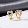 Aretes Huecos con Forma de Corazón para Mujer, Clips para Orejas Únicos de Lujo Ligero, Accesorios de Estilo Festivo de Nicho, Dulces Aretes con Forma de Corazón Completamente Incrustados de Diamantes Regalo