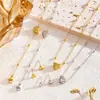 Collar Minimalista de Acero de Titanio Dorado de 18K para Mujer, con un Único Nuevo Diseño de Colgante Cadena Clavicular con Joyería en Forma de Corazón