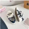 Zapatillas de entrenamiento estilo alemán, versión coreana, zapatillas blancas versátiles para mujer, nueva colección primavera/otoño 2026, diseño de puntera de concha, zapatillas casuales para estudiantes