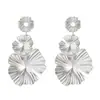 Diseño de moda transfronterizo europeo y americano, metálicos, brillantes, aretes plegables, aretes geométricos de pétalos vintage para mujer