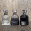 Botella de perfume de vidrio vacía con tapa de rosca B085-30ml50ml en forma de piña en stock, conveniente botella rociadora cosmética