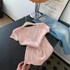 Camiseta de punto rosa con cuello en V, adelgazante, manga corta para mujer, se puede usar como ropa interior o exterior, corta, hombro normal, top pequeño, Primavera/Verano 2026