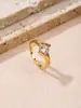 Verano Nuevo Modelo Ventas Directas de Fábrica Lujo Ligero Garra de Diamante Redonda Circonita de Color Anillo de Acero Inoxidable Apertura de Anillo Nicho Líneas de Gota de Agua