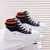 Tênis de Cano Alto Patchwork Tricotado Tendência Nova Primavera e Outono 2026 com Superfície de Couro, Impermeável, Sola Grossa, Sapatos Casuais Brancos Versáteis