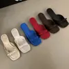Primer Encuentro Temporada Cuña Plateada Sandalias Pequeñas Estilo Francés Zapatos de Hada 2026 Nuevo Verano Modernas de Tacón Bajo Zapatos de Exterior