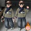 Conjunto de tres piezas de mezclilla a rayas para niños en invierno, Conjunto de sudadera de forro polar para niños en invierno, Ropa elegante para niños pequeños