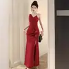 Vestido de Noche Rojo 2026 Nuevo Modelo de Gama Alta Elegante Sexy Largo de Gala Banquete de Celebridades Vestido Sirena con Abertura Modelo de Coche