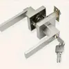 Fechadura de Porta com Manípulo de Três Hastes Americana de Alta Resistência Transfronteiriça Atacado Fechadura de Porta de Quarto Fechadura de Porta de Banheiro Fechadura de Porta Deslizante de Canal de Armazém
