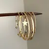 Pulsera de cadena circular hueca metálica floral estilo europeo y americano, moderna y versátil, lujo ligero con un toque de alta gama, joyería versátil al por mayor