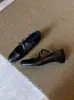 Versión de cuero~Versátiles y vintage, punta redonda, tiras cruzadas poco profundas, zapatos para mujer que aumentan la altura, zapatos Mary Jane para mujer Primavera 2026