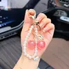 Llavero de Cereza de Cristal Brillante para Niñas Cadena de Perlas Encanto para Bolso de Amor Colgante Dulce para Llave de Coche