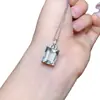 ¡Colgante de cristal verde natural! ¡El cristal está limpio! ¡El color fuego es súper fuerte! El tamaño de la piedra suelta es 10*12 mm