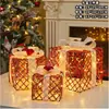 Decoración navideña arte en hierro caja de regalo luminosa juego de tres piezas adorno de exhibición arreglo de escena de árbol de Navidad