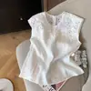 Chal sin mangas de encaje blanco patchwork de lino para mujer, Otoño temprano 2025, Nuevo top juvenil versátil holgado