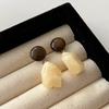 Estilo salado estilo perezoso aretes de ámbar para la hora del té aretes geométricos irregulares de resina aretes retro color caramelo aretes de moda