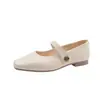 Zapatos bajos de estilo francés de una sola pieza, nuevo modelo de verano, adecuados para combinar con faldas, puntera cuadrada plana, modernos y versátiles, zapatos Mary Jane plateados de estilo francés